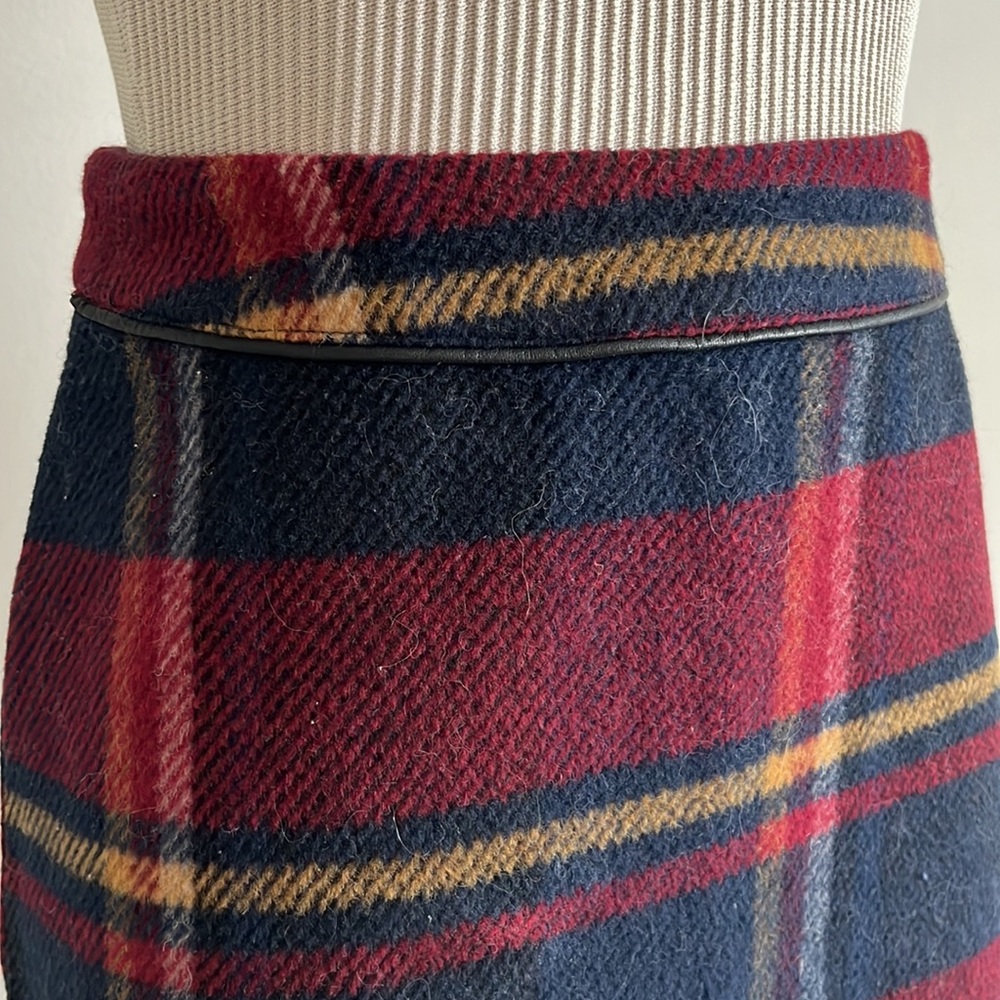 A&F Mini Skirt - Picture 4 of 6